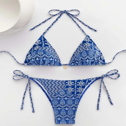 सबसे आकर्षक स्विमवीयर कौन सा है?